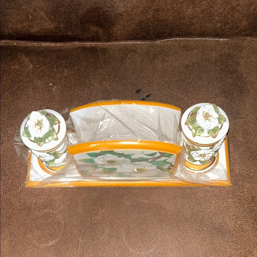 Vintage Magnolia napkin and salt/pepper shakers new old stock